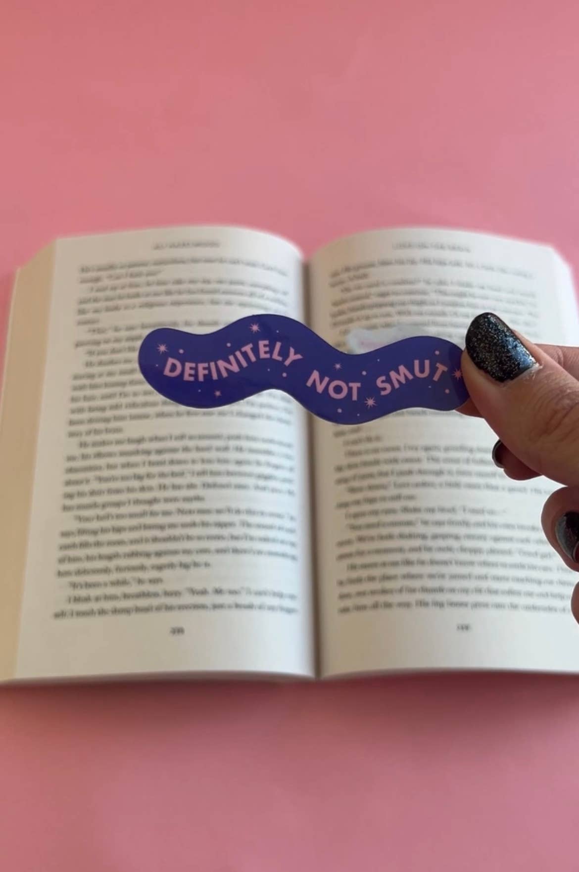 Definitely Not Smut Sticker – The Chapter Co